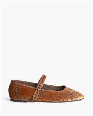 MERCEDITAS DAPHNE CAMEL